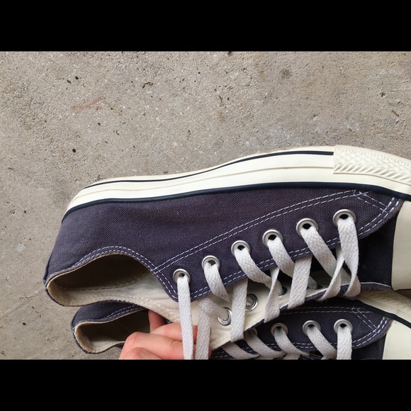 Navy converse - Picture 2 of 3